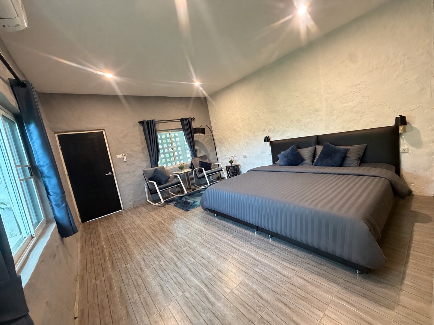 King Bed Room